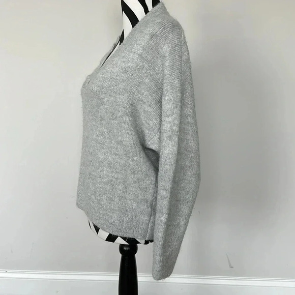 Express Grey Sweater Sz SM - Picture 2 of 4